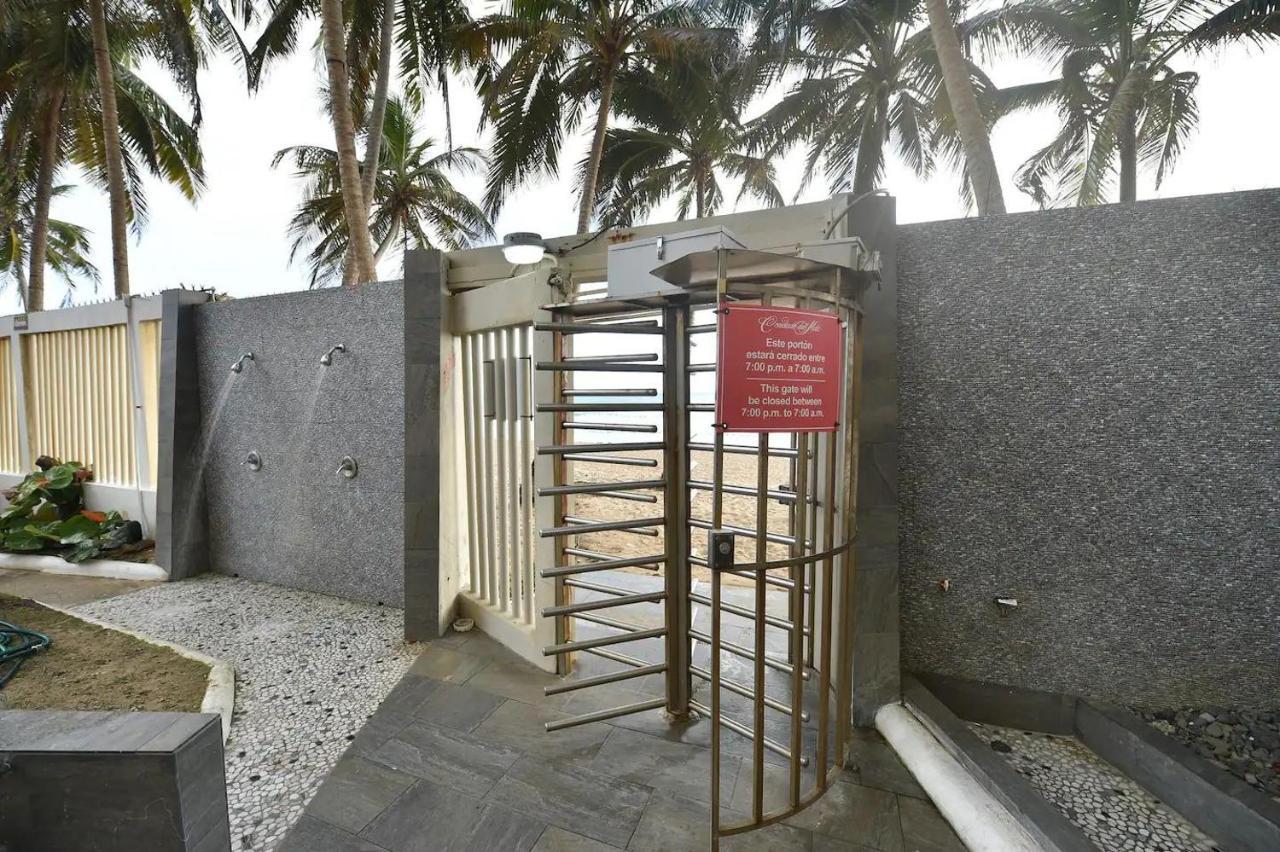 Kasa Ocean Breeze Beachfront Condo Pool San Juan Exteriör bild
