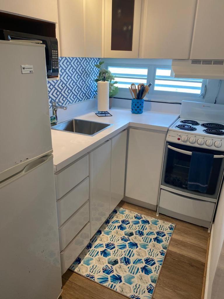 Kasa Ocean Breeze Beachfront Condo Pool San Juan Exteriör bild